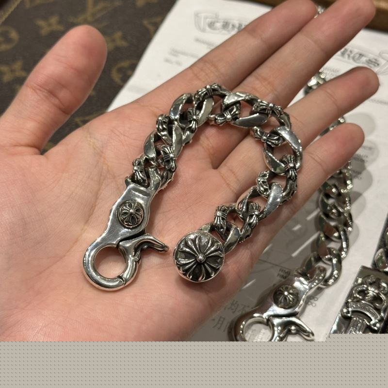 Ch**me He**ts bracelets